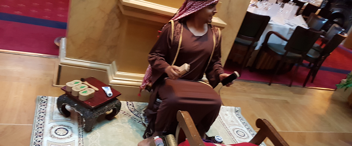Arabian NIghts schoenenpoetser